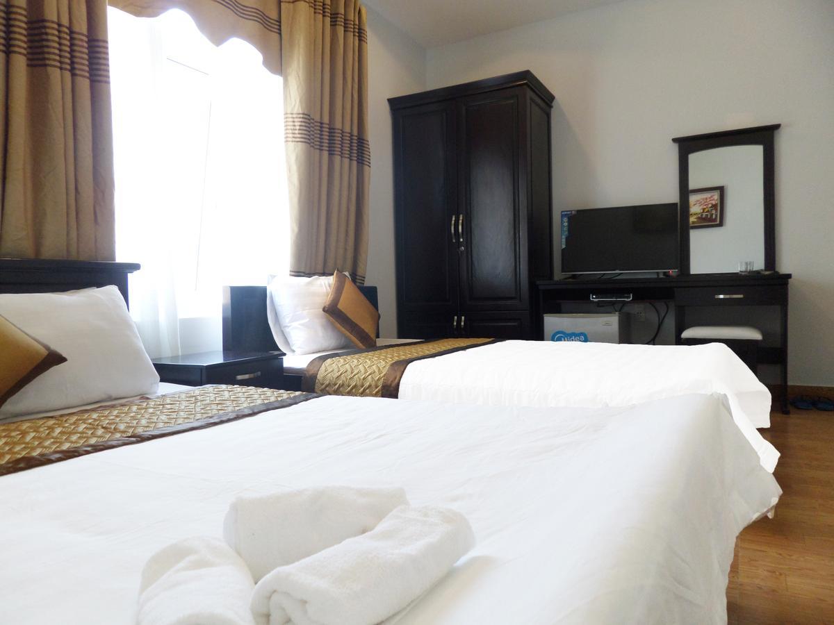 Crown Hotel Da Nang Esterno foto